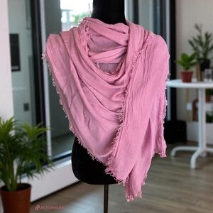 💖 Elegant Italian-Made Pink Shawl • Lightweight Oversized Wrap 💖